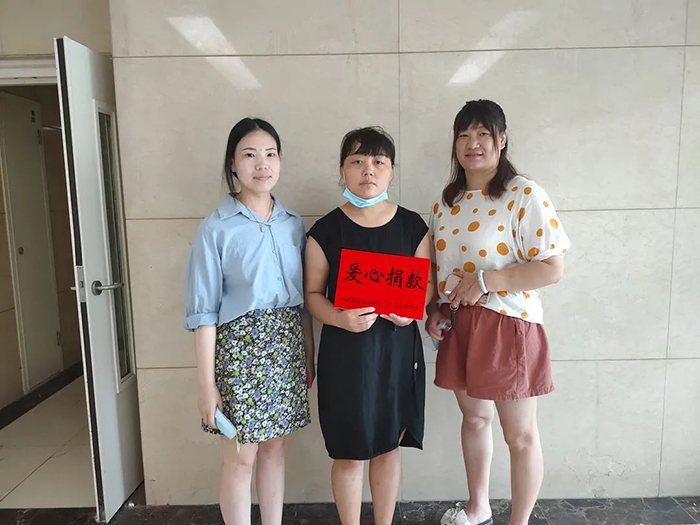 暖心慰問，進行中